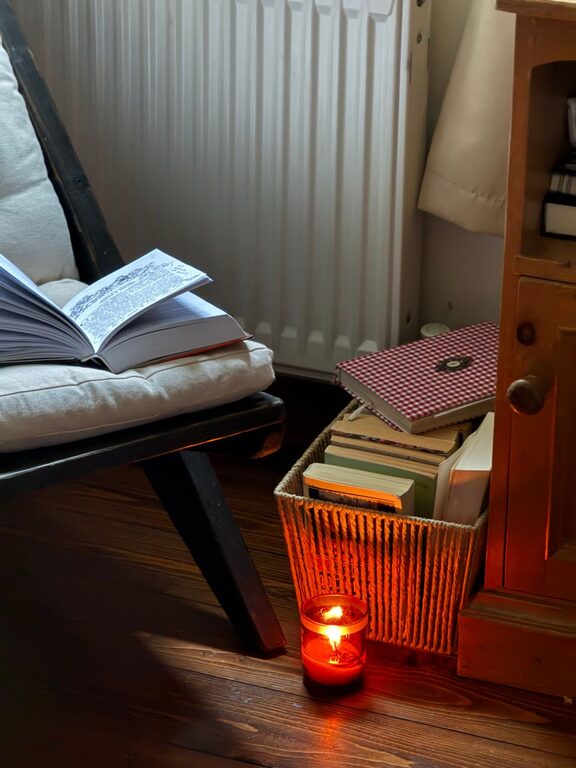 Simple Ways to Create a Cozy Reading Nook at Home